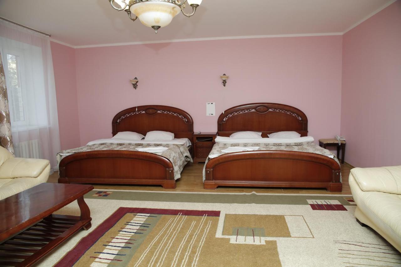 Daniyar Hotel Астана Екстер'єр фото