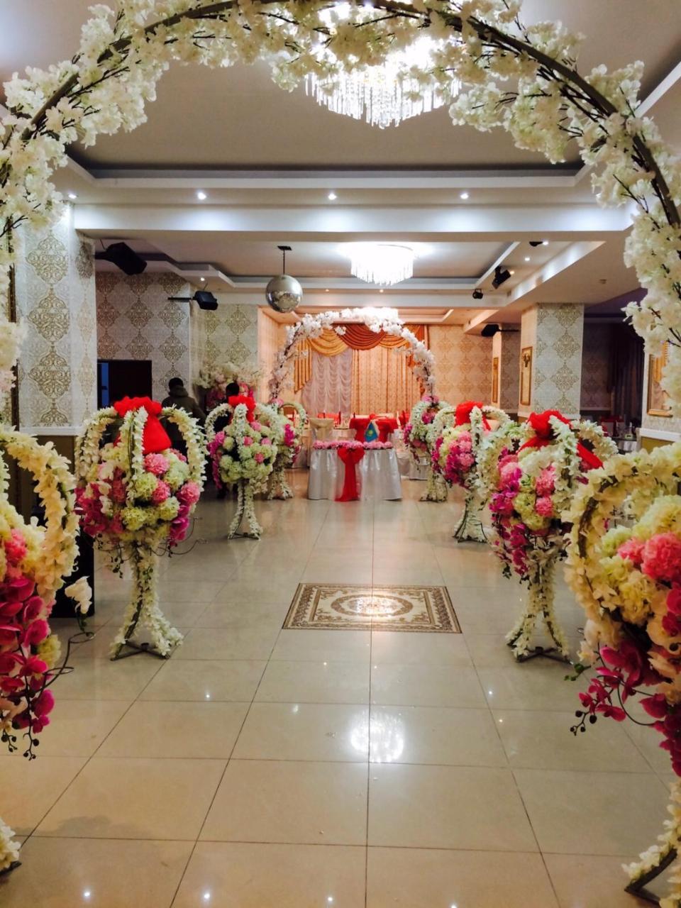Daniyar Hotel Астана Екстер'єр фото