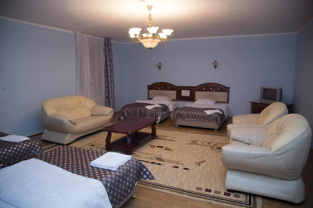 Daniyar Hotel Астана Екстер'єр фото